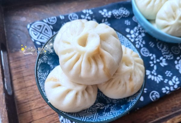 优配良品 冬天蒸包子，这馅比白菜萝卜鲜多了，出锅连吃3个太香了！